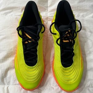 Nike, 11, Yellow and orange